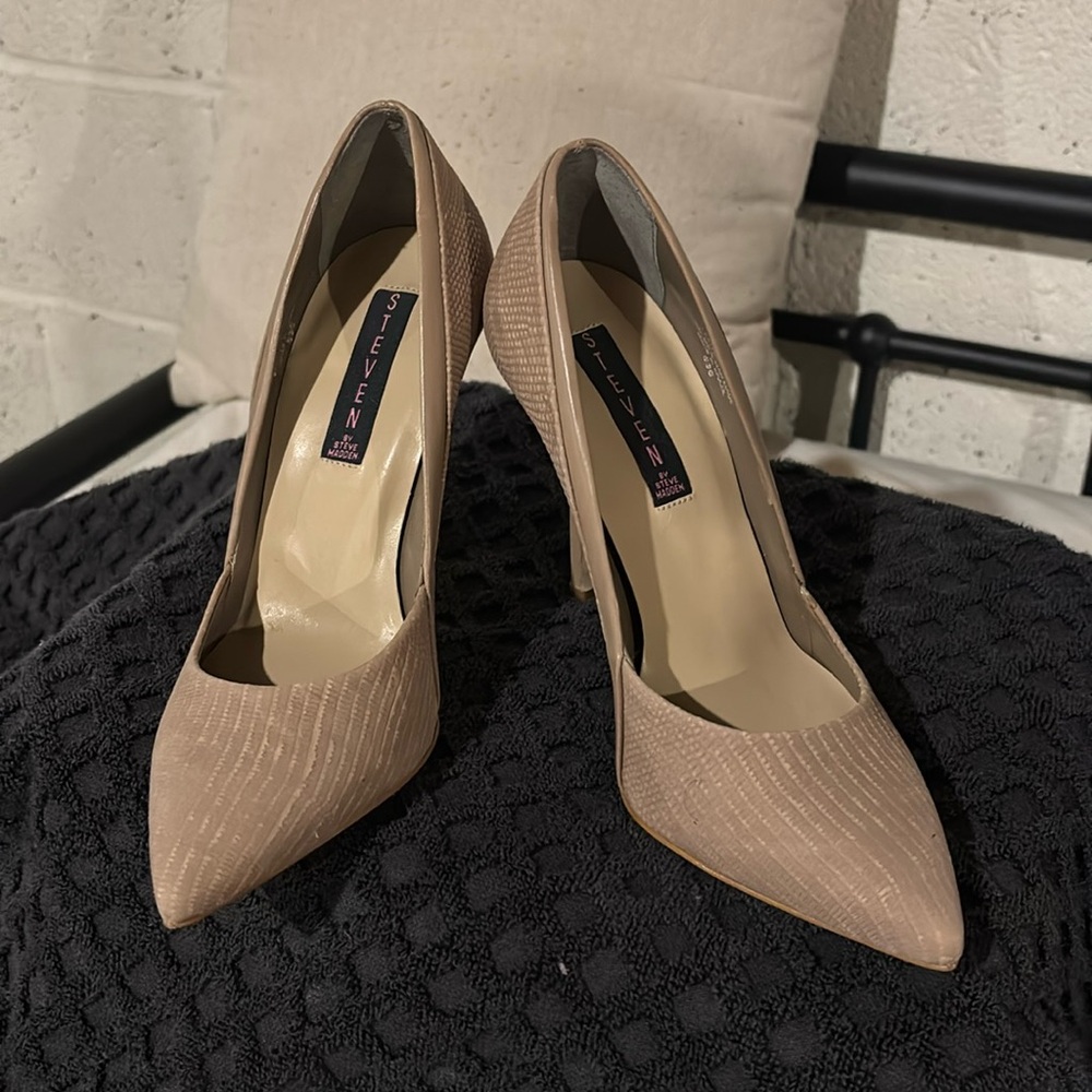 Steven pump /heel